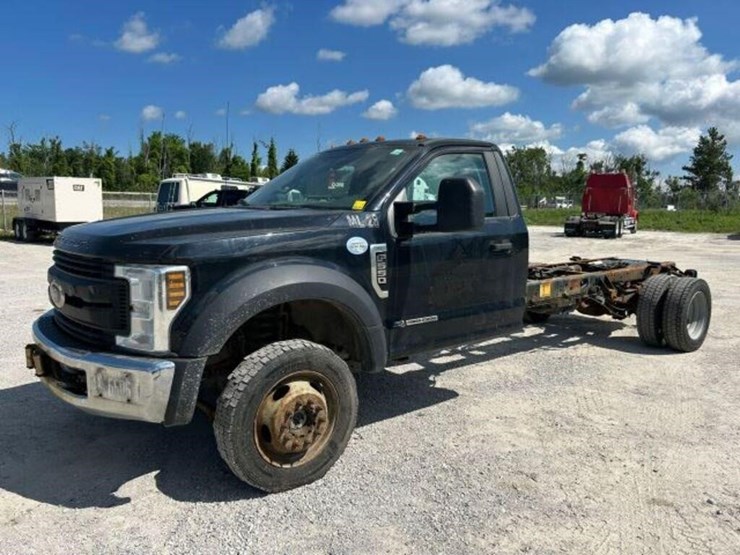 2016-ford-f550-xl-image-1
