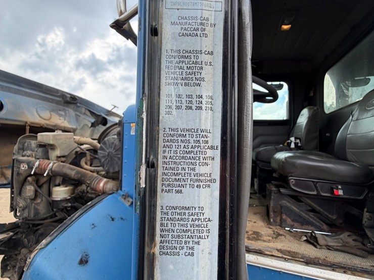 #89-•-2008-peterbilt-roll-off-tandem-axle-truck-image-22