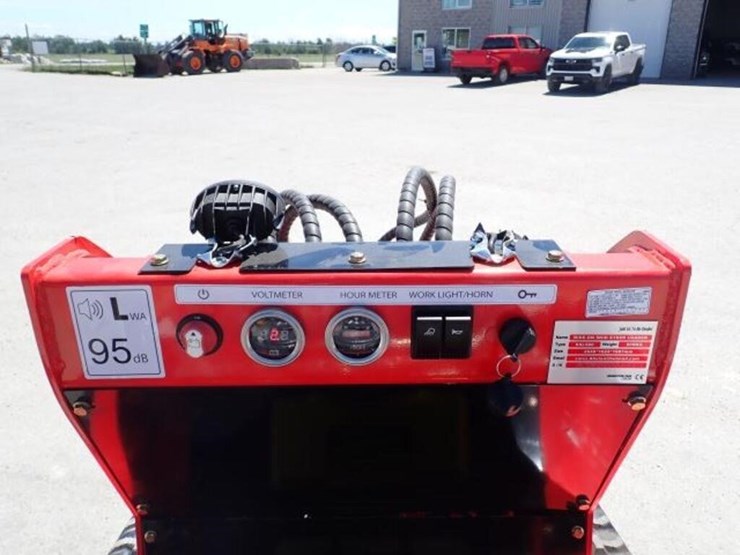 unused-2026-sdlanch-ssl580-skid-steer-image-13
