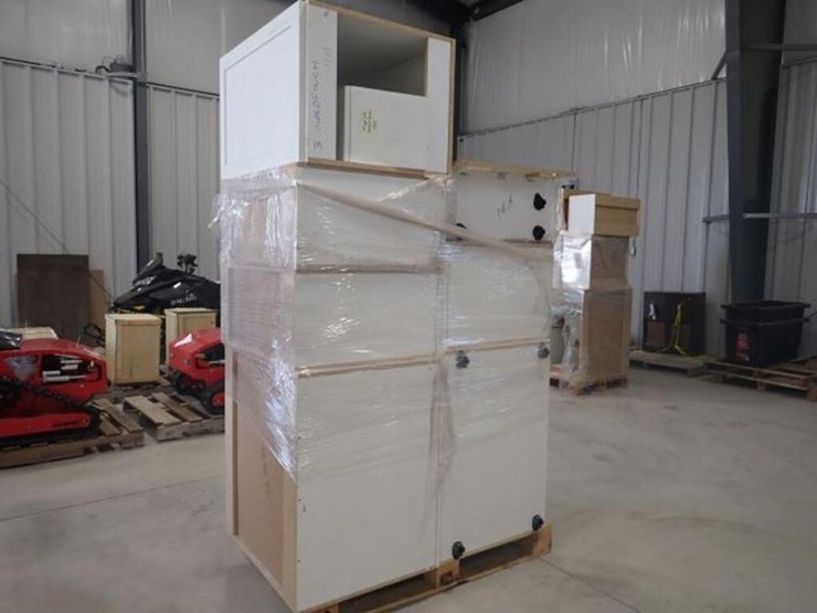 unused-near-complete-11-pc-white-shaker-kitchen-image-1