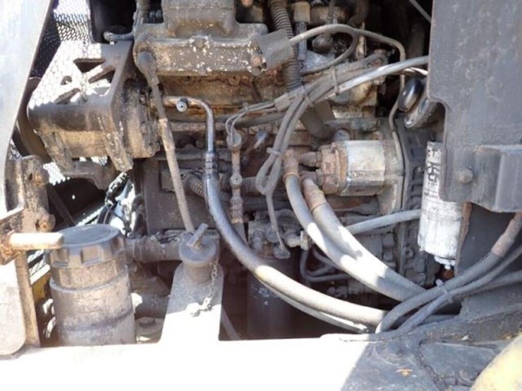 2011-new-holland-w110b-image-58
