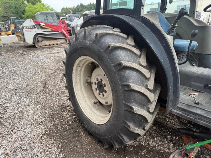 new-holland-t4030-image-12