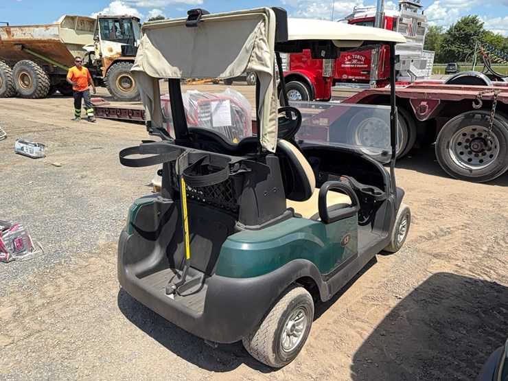 club-car-golf-cart-image-3