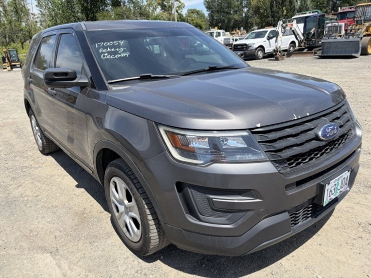 2017-ford-explorer-image-2
