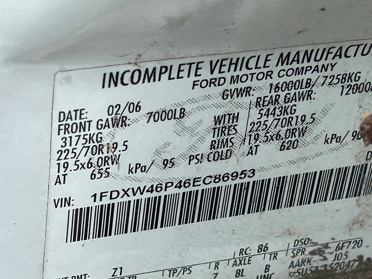 2006-ford-f450-image-27
