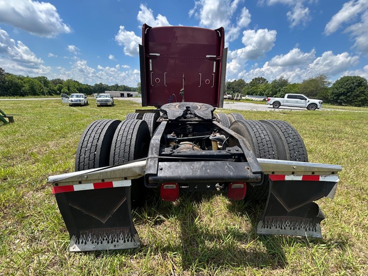 2013-kenworth-w900-image-5