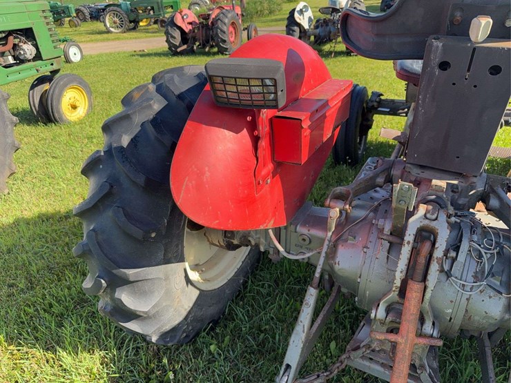 massey-ferguson-235-image-6