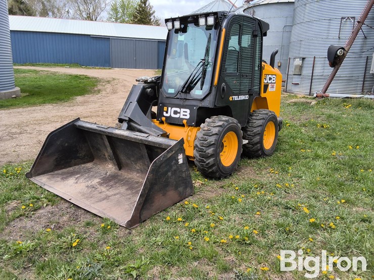 2024-jcb-3ts-8w-image-1
