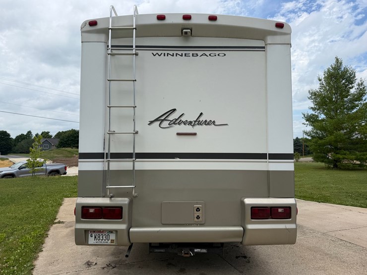 #1490-•-2001-winnebago-adventurer-image-5