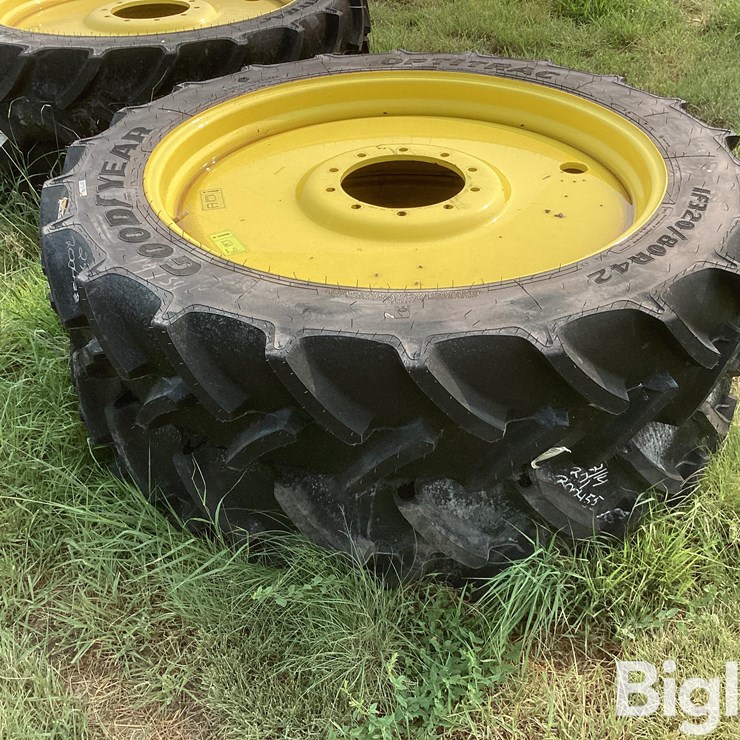 JOHN DEERE 320