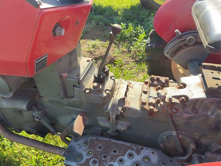 massey-ferguson-235-image-12