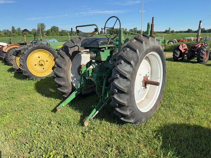 john-deere-model-b-image-3