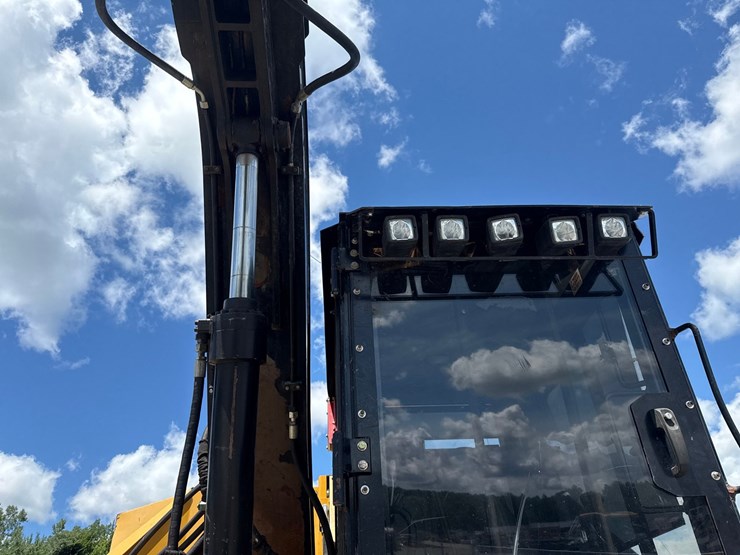 2014-caterpillar-501-image-42