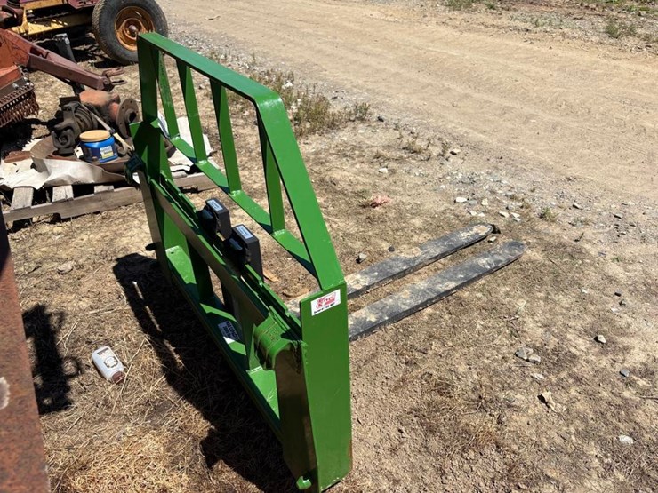 new-john-deere-kivel-3500-pallet-fork-attachment-image-3