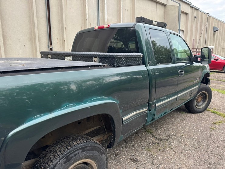 2002-chevrolet-2500hd-image-23