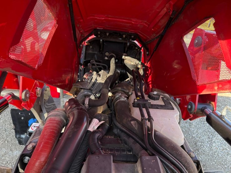 2019-massey-ferguson-4710-image-11
