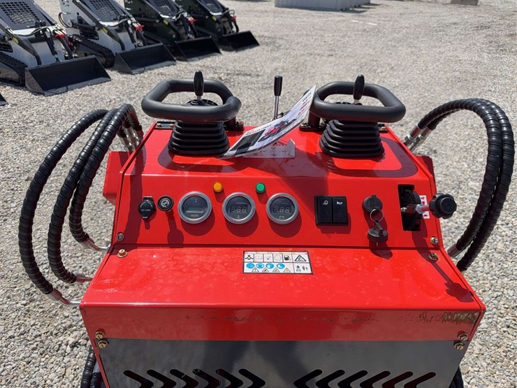2026-zjg-zj-380-tracked-mini-skid-steer-loader-image-10