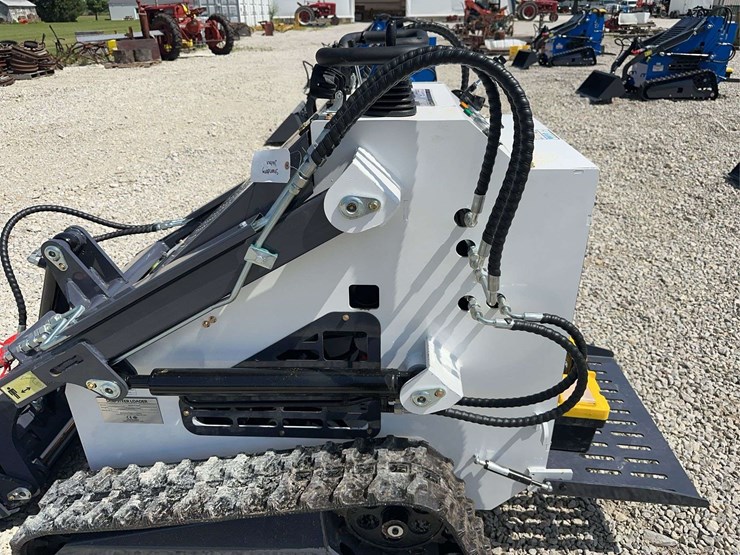 2026-zjg-zj-380-tracked-mini-skid-steer-loader-image-13