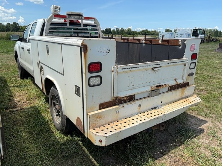 2016-chevrolet-2500-image-4