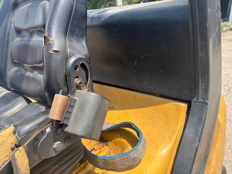 #2246-•-baker-forklift-image-31