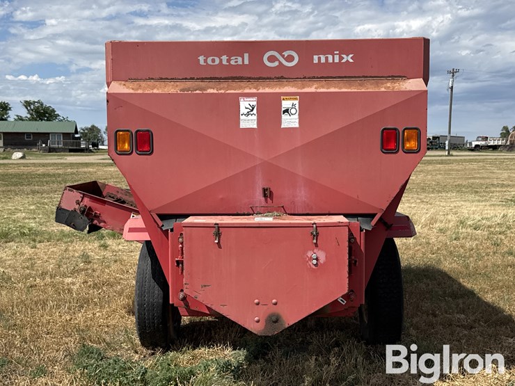 gehl-mf8335-total-mix-feeder-wagon-image-6