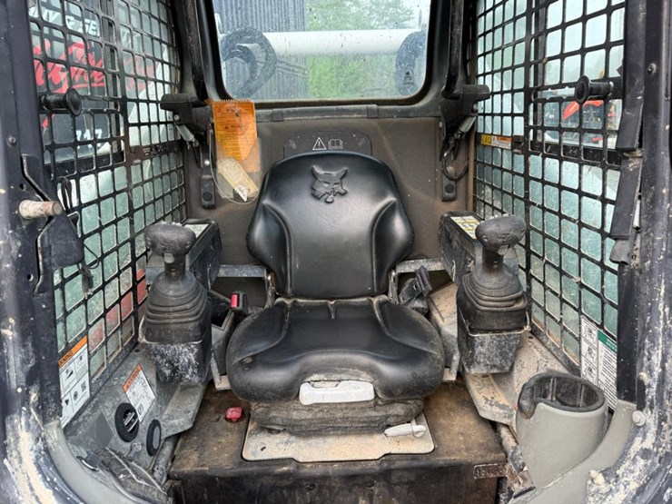 2019-bobcat-t740-image-19
