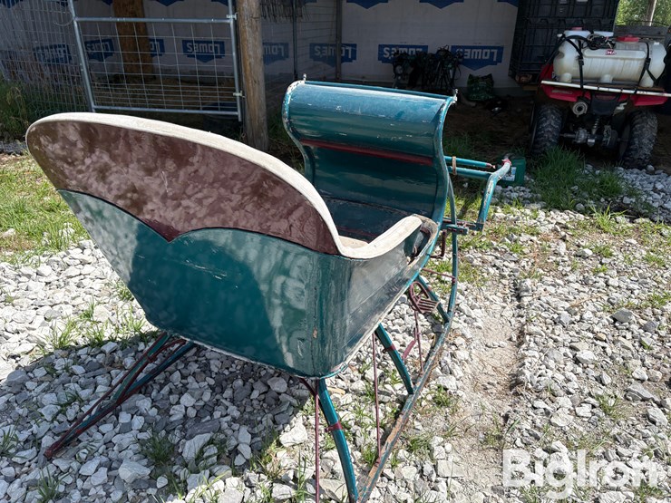 horse-drawn-single-horse-sleigh-image-5