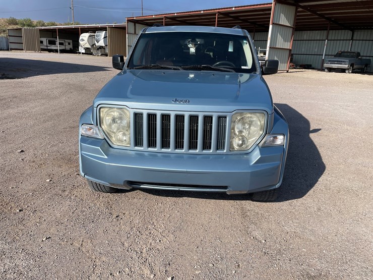 2012-jeep-liberty-image-2