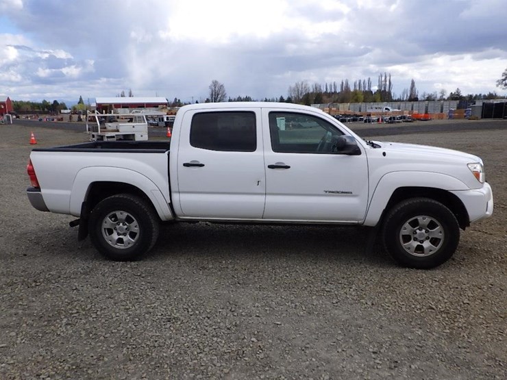 2013-toyota-tacoma-image-4