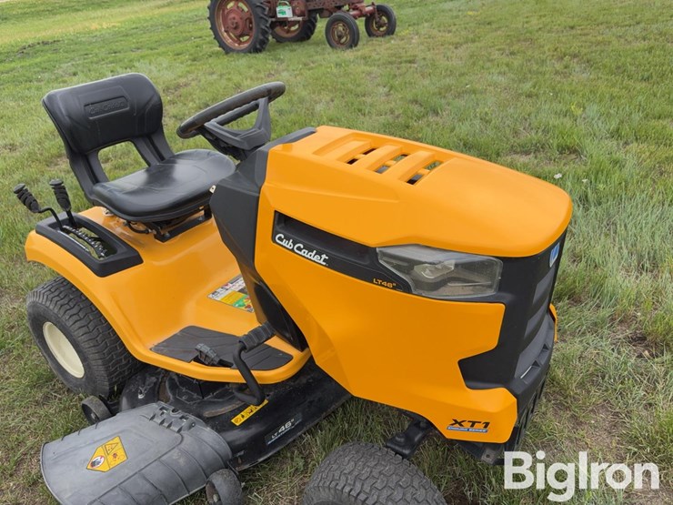 2018-cub-cadet-13apa1ct010-xt1-lt46"-lawn-mower-image-12