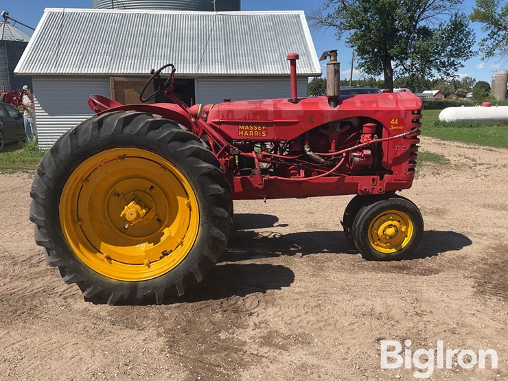 massey-ferguson-44-image-4