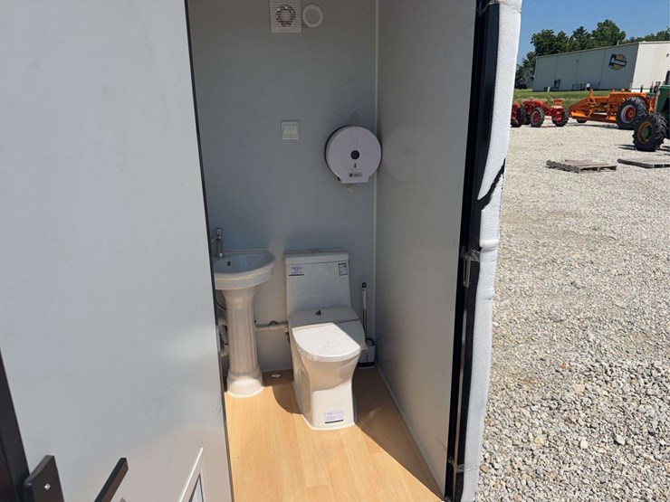 new-mobile-double-toilet-image-6