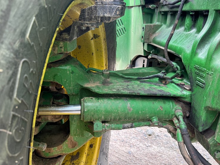 john-deere-8310-image-11