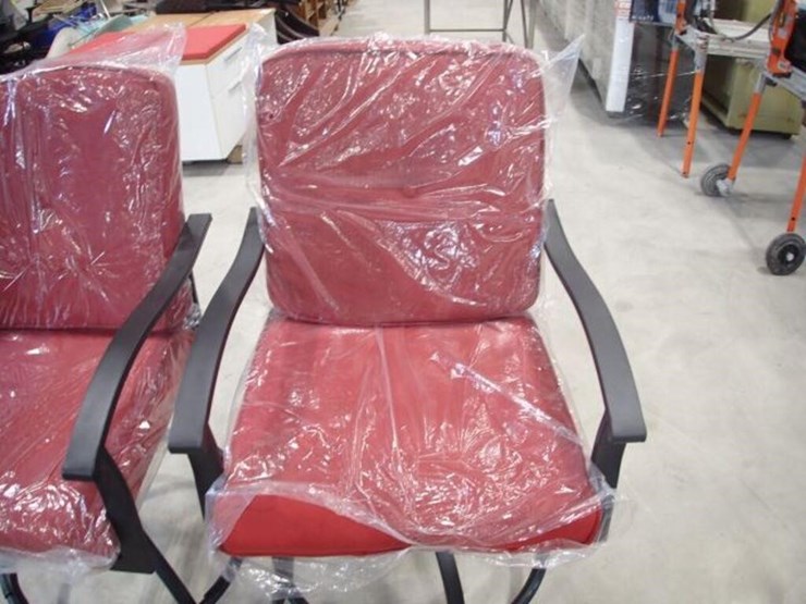 qty-of-(4)-metal-bar-chairs-image-10
