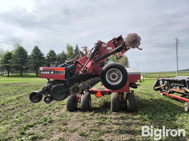 case-ih-1200-image-6