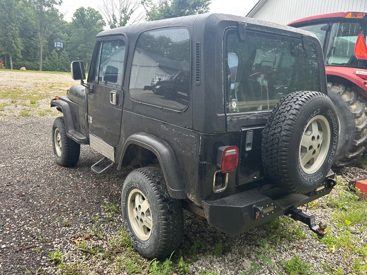 1994-jeep-wrangler-image-3