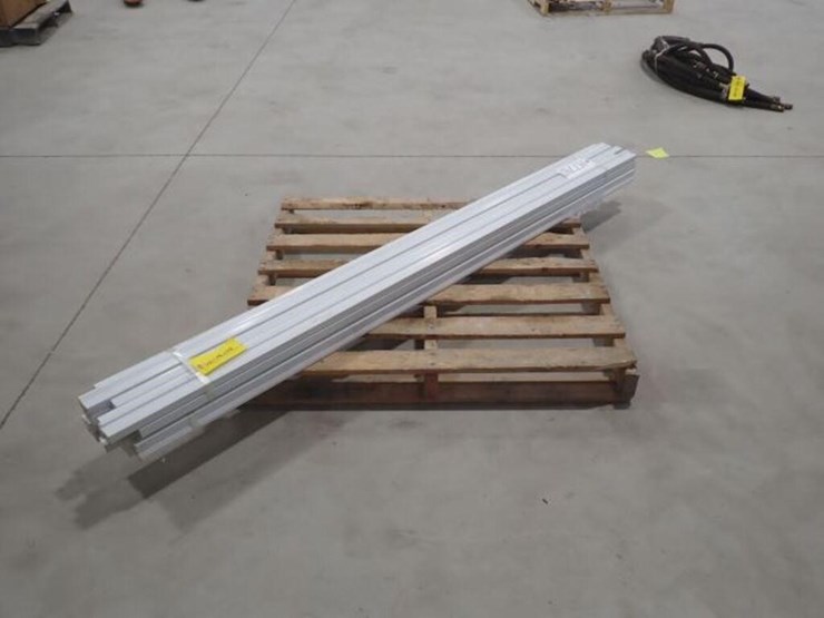 qty-of-(14)-7-ft-pvc-brickmold-image-5