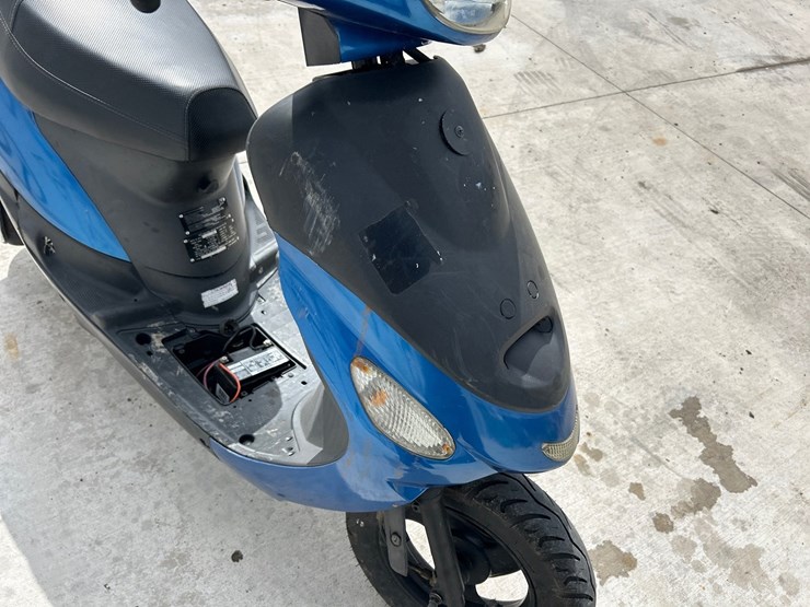 #5103-•-2021-50cc-moped-image-8