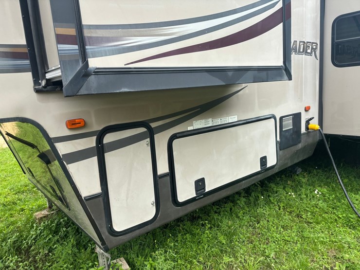 #2231-•-2014-crusader-335-5th-wheel-camper-image-16