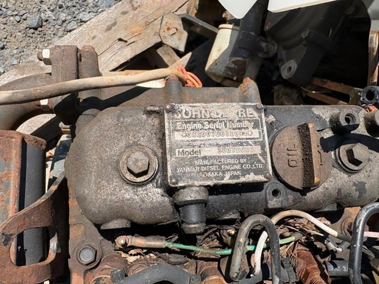 yanmar-3007d-3-cylinder-diesel-engine-image-3
