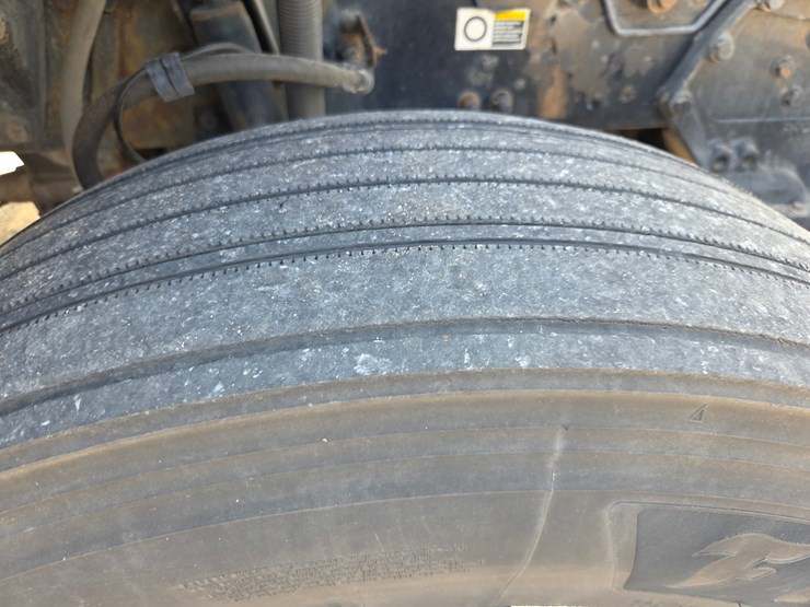 2015-kenworth-t680-image-95