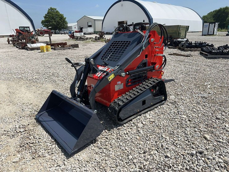 2026-zjg-zj-380-tracked-mini-skid-steer-loader-image-10