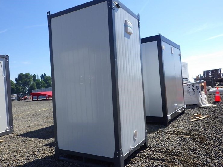 single-stall-portable-toilet-image-3