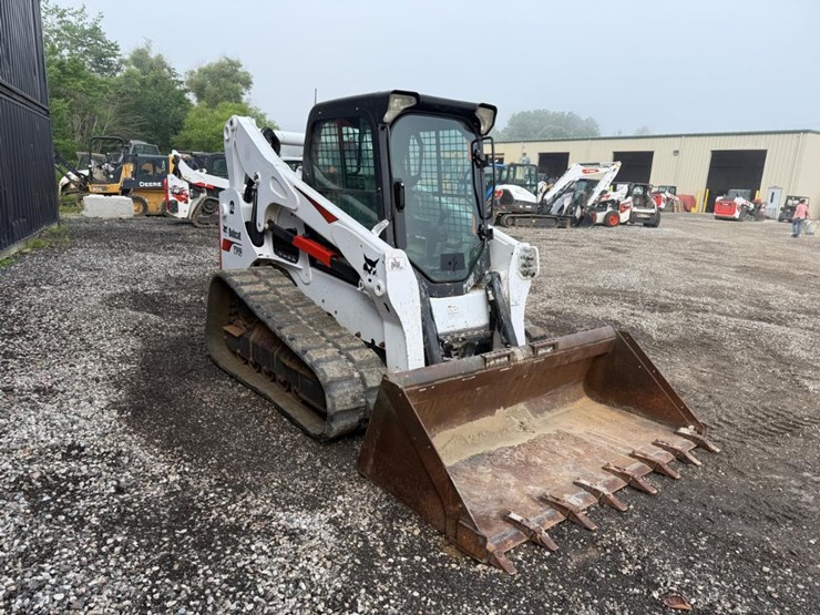 2019-bobcat-t740-image-6