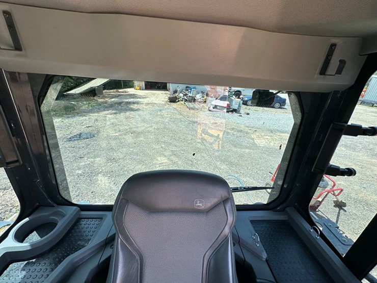 2022-deere-700l-image-36