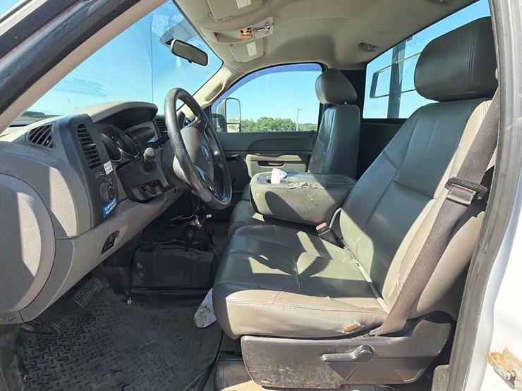 #62-•-2013-gmc-sierra-pickup-truck-image-16