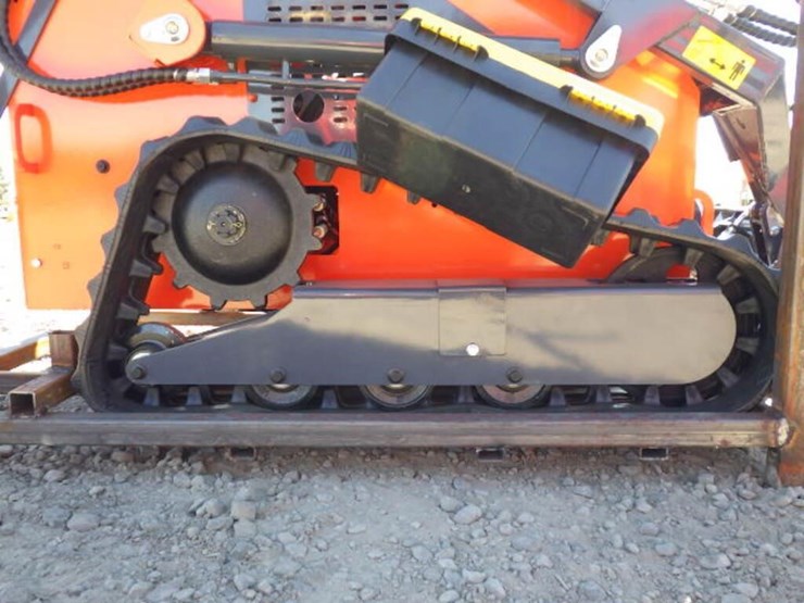 2026-tpm-t460-skid-steer-tracked-loader-image-8