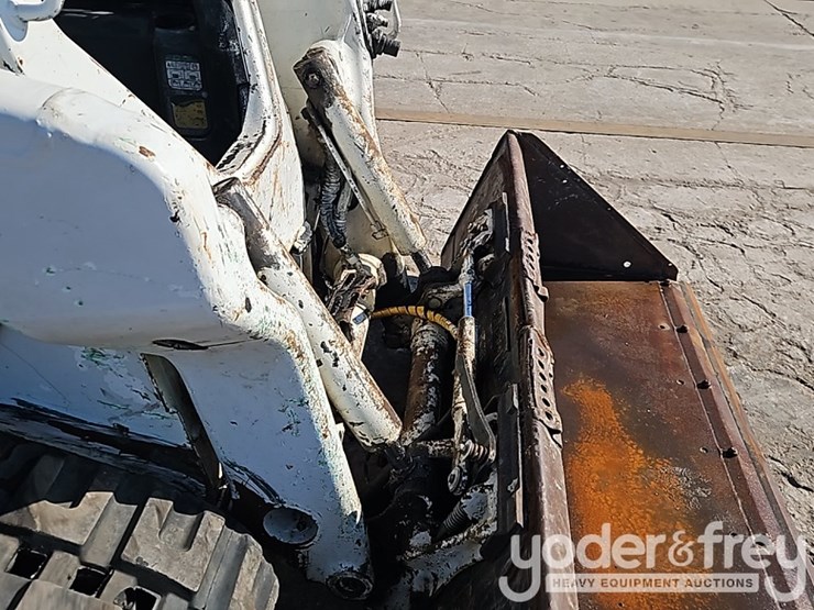 2021-bobcat-t64-image-13
