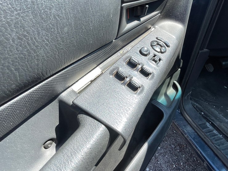 2001-dodge-durango-image-35