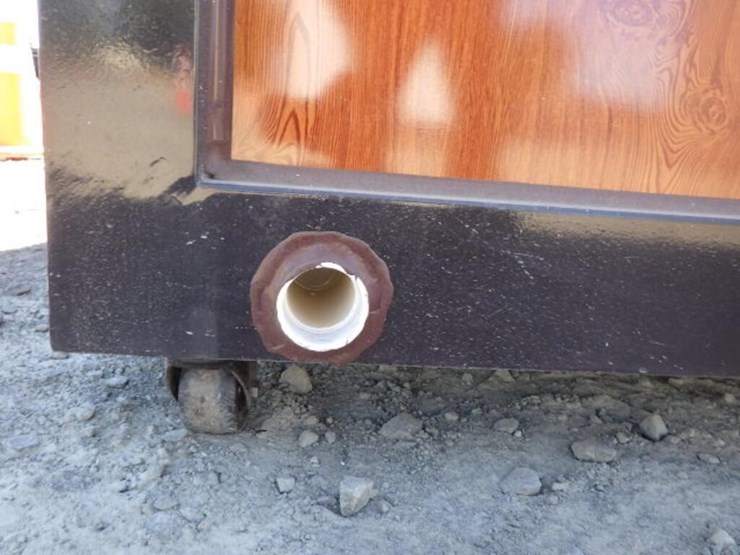 portable-toilet-w/-shower-image-16